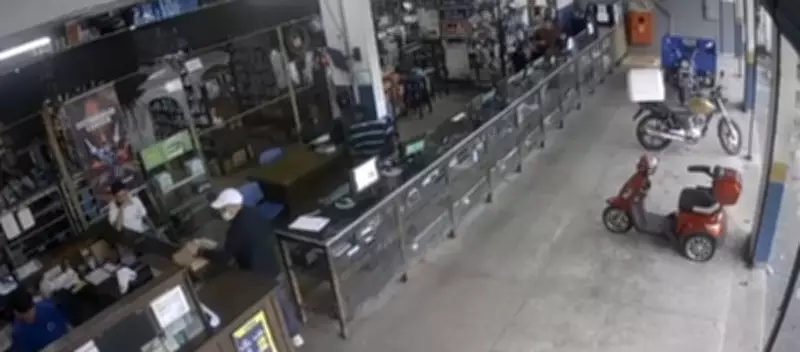 Dupla é presa após roubo a loja de autopeças na Zona Sul de Manaus
