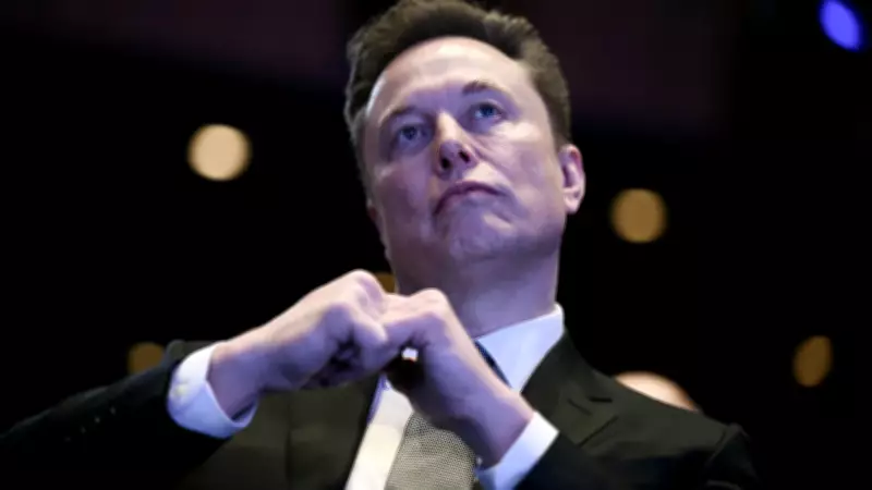 Elon Musk acusa Pedro Sánchez de 'alta traição' por política migratória na Espanha
