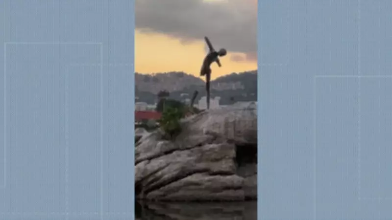 Estátua do Curumim é vandalizada novamente na Lagoa Rodrigo de Freitas