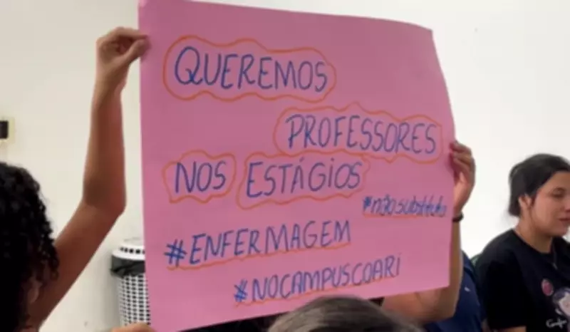 Estudantes de Enfermagem da Ufam protestam por falta de professores em Coari, AM