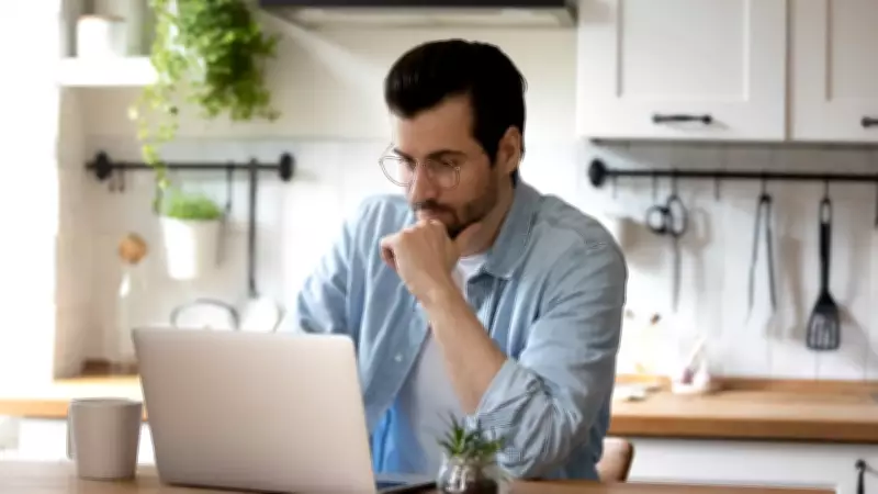 Estudo revela que emojis impactam percepção profissional em ambientes corporativos