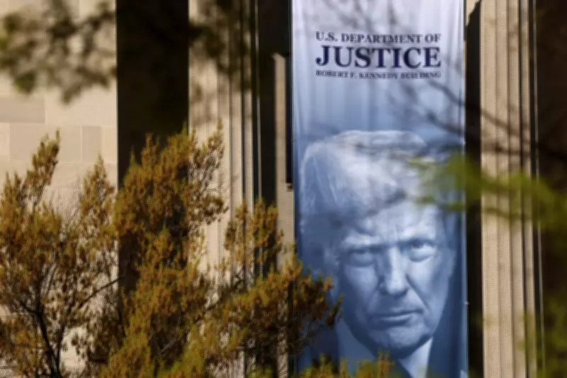 EUA emitirão passaportes especiais com o rosto de Donald Trump