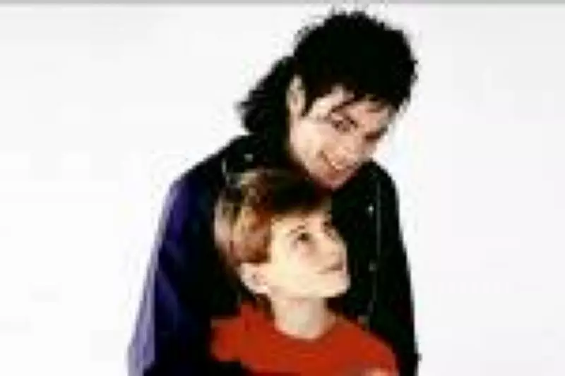 Ex-defensores de Michael Jackson agora o acusam de abuso sexual infantil