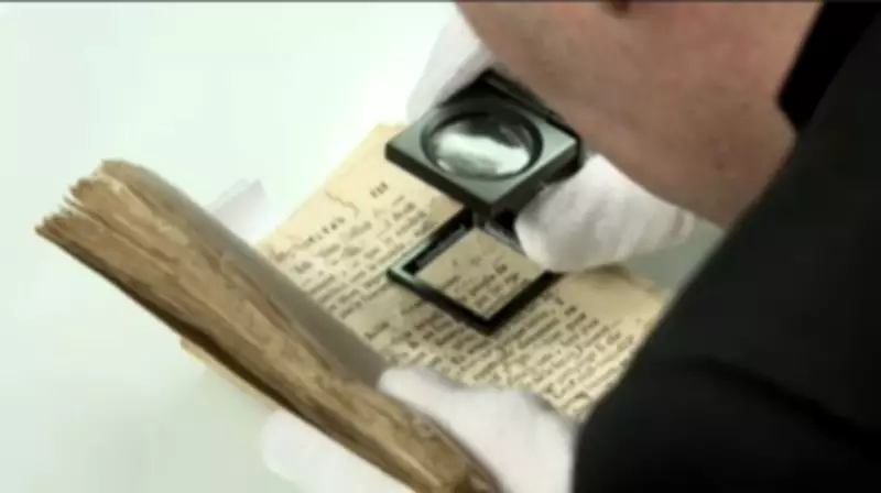 Exame da PF confirma que anotações em livro histórico são de Tiradentes