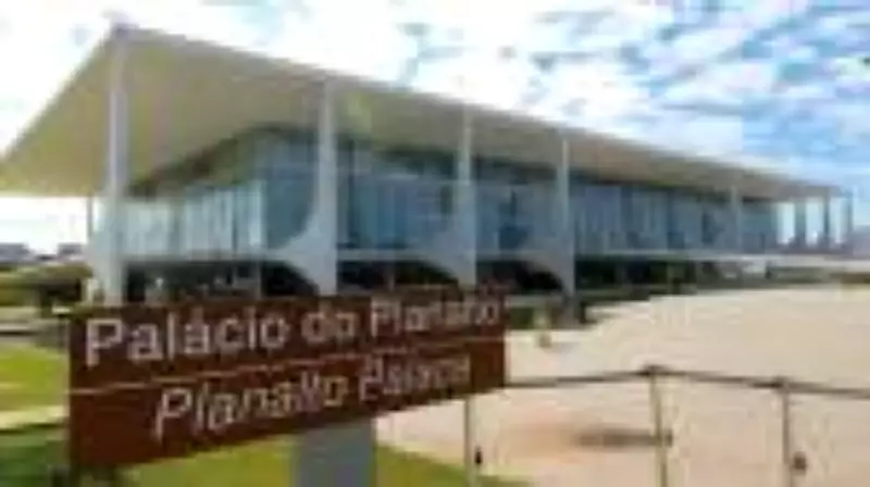 Explosão de Pesquisas Eleitorais em 2026: Liderança de Lula e Crescimento de Flávio Bolsonaro