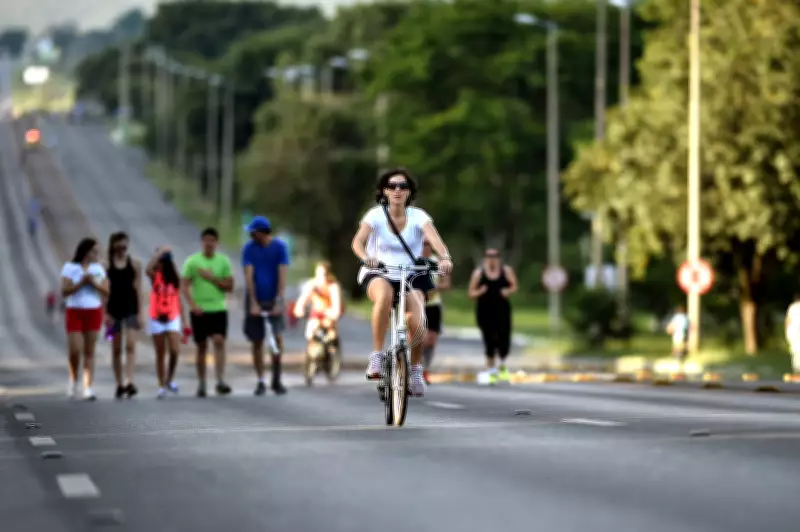 Feriado do Dia do Trabalhador: veja o que abre e fecha em Brasília