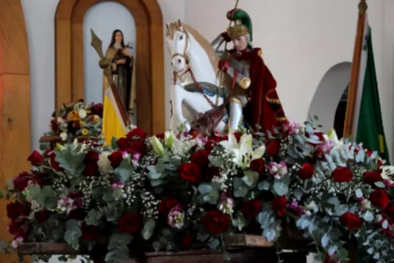 Festa de São Jorge em Petrópolis atrai cerca de 3 mil fiéis em celebração religiosa e comunitária