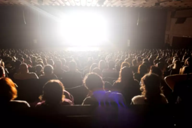 Festival de Curitiba 2024 bate recorde e celebra diversidade cultural com 200 mil pessoas