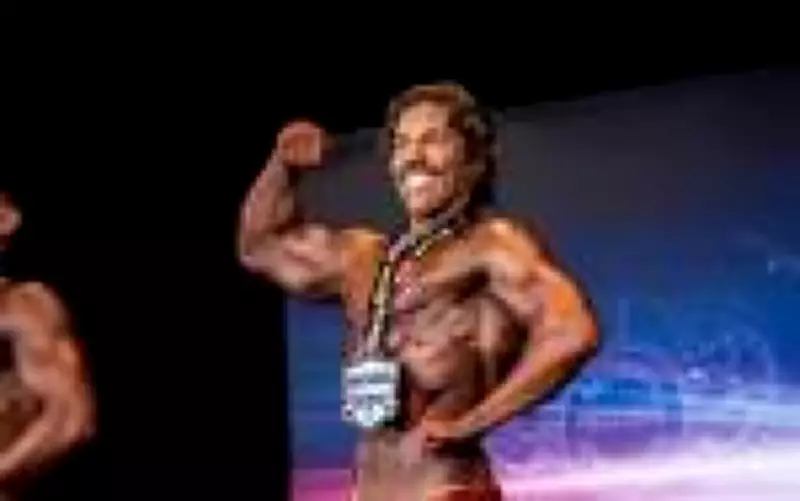 Filho de Schwarzenegger vence primeira competição de fisiculturismo em estreia