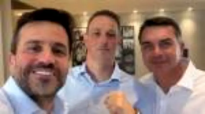 Flávio Bolsonaro recebe dicas de campanha de Pablo Marçal, coach inelegível