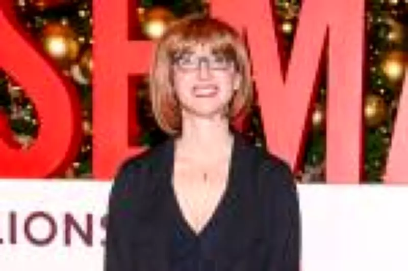 Freida McFadden revela identidade real: é Sara Cohen, neurocirurgiã de Harvard