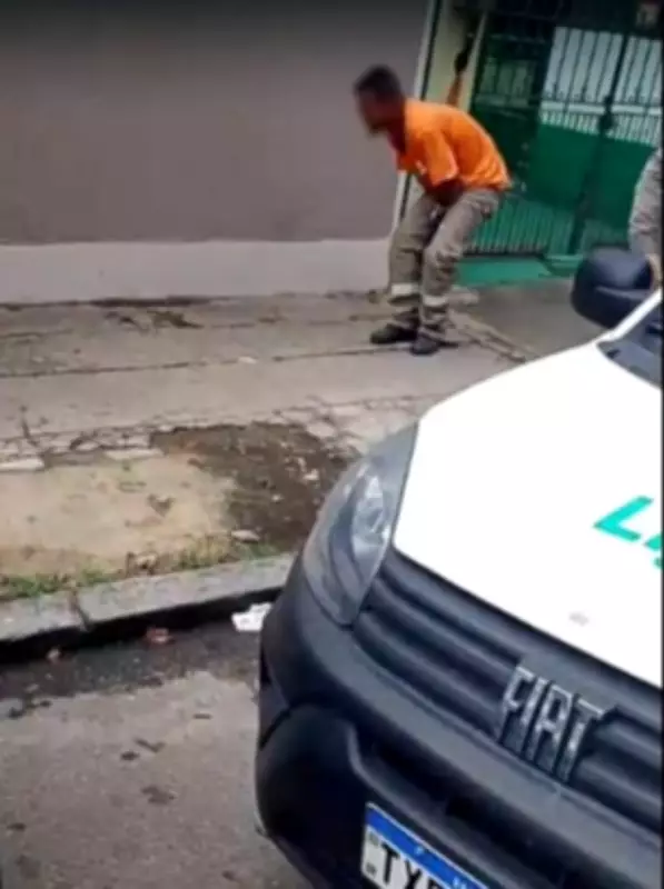 Funcionário da Light é ferido após carro da empresa ser alvo de tiros no Lins de Vasconcelos