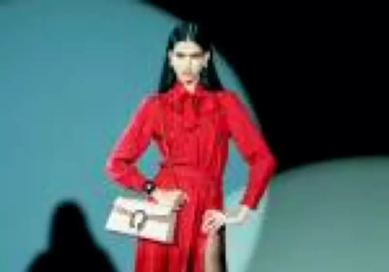 Gabriely Dobbins, modelo indígena brasileira, é rosto da Gucci