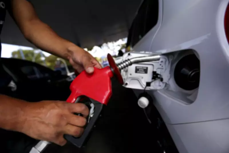 Gasolina opõe Tesouro ao mercado financeiro em disputa por inflação
