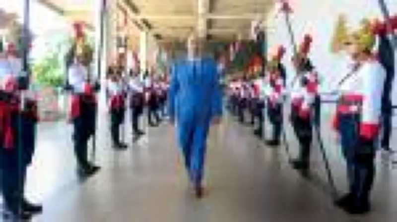 Governador de MG explica parentesco com família de Ana Paula Renault ao ir a velório