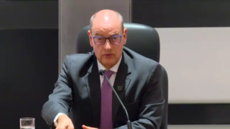 Governador em exercício do Rio exonera 459 comissionados em faxina administrativa