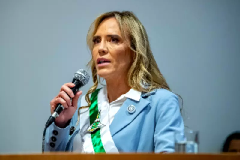 Governadora do DF anuncia novo contingenciamento de gastos em reunião com oposição