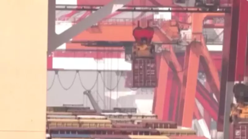 Governo brasileiro projeta superávit comercial de US$ 72 bilhões para 2026