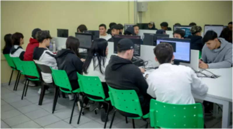 Governo de SP abre 20 mil vagas de estágio para alunos do Ensino Médio Técnico público