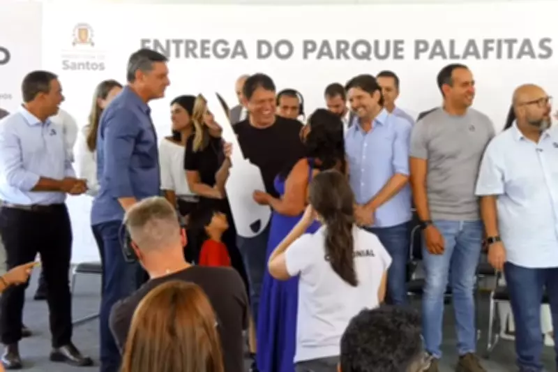 Governo de SP entrega chaves de 60 moradias no Parque Palafitas em Santos
