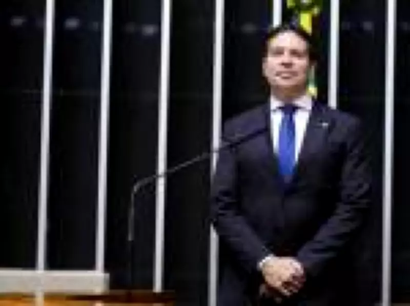 Governo dos EUA divulga foto de Alexandre Ramagem preso pelo ICE após condenação