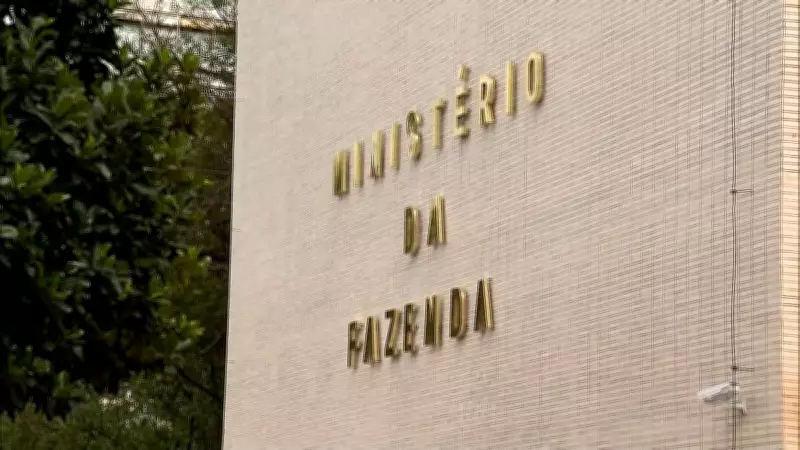 Governo estabelece meta de superávit primário de R$ 73 bilhões para 2027