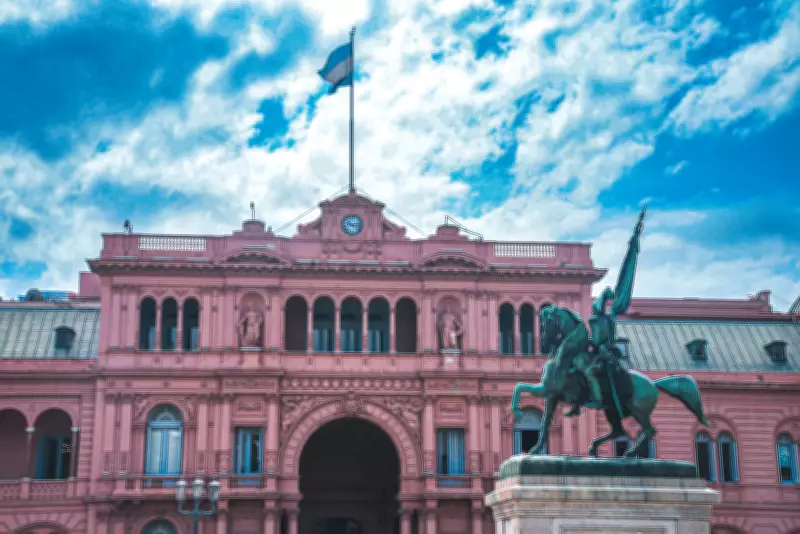 Governo Milei proíbe jornalistas na Casa Rosada por suspeita de espionagem