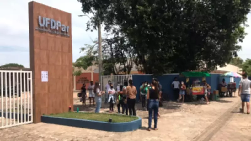 Greve de servidores técnico-administrativos atinge 42 universidades federais no Brasil