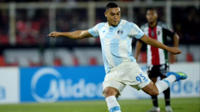 Grêmio empata com Palestino em jogo bizarro com três pênaltis perdidos