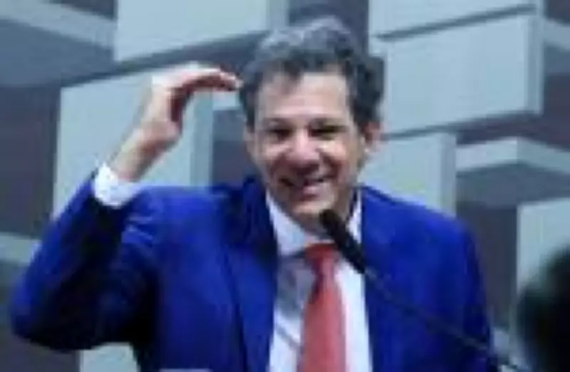 Haddad critica Flávio Bolsonaro por fake news e nacionaliza campanha em SP