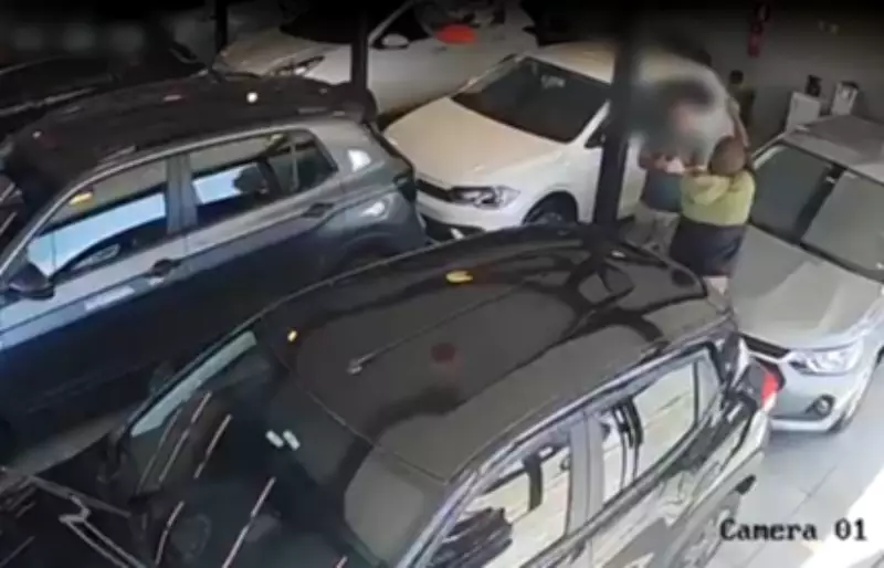 Homem é assaltado dentro da própria loja de veículos em Contagem