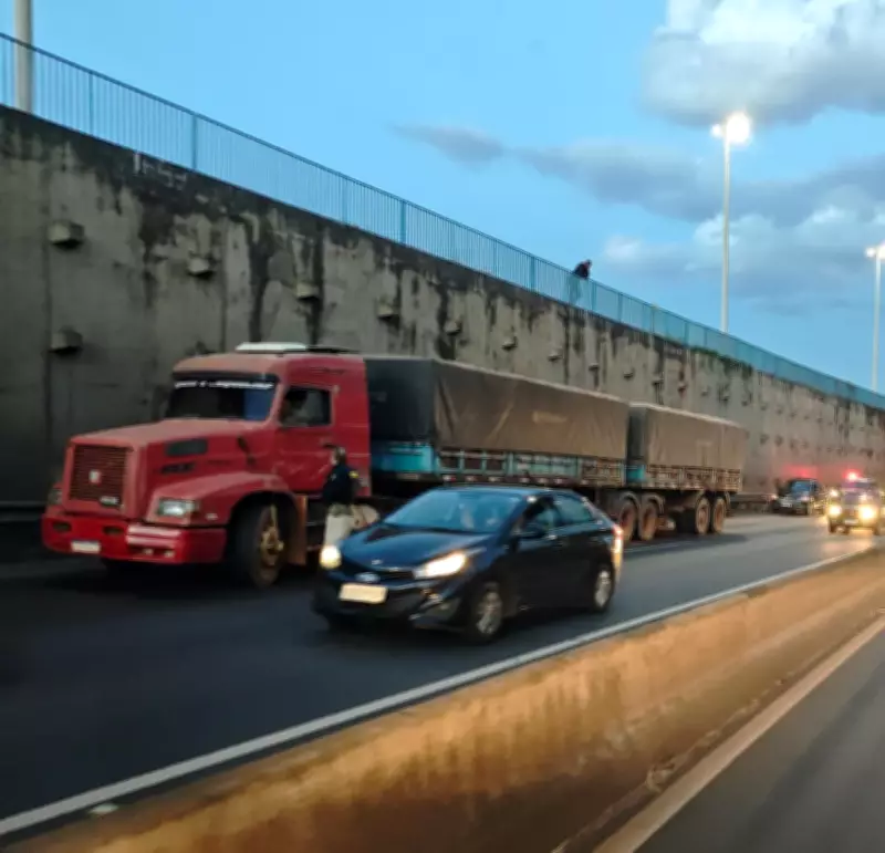 Homem de 53 anos morre atropelado por caminhão na BR-365 em Uberlândia