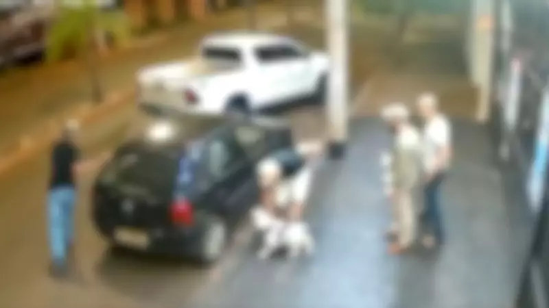 Homem e cachorro esfaqueados ao tentarem proteger mulher de agressão em Ituiutaba