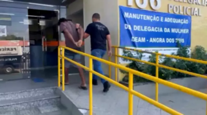 Homem em situação de rua é preso por suspeita de furtos em Angra dos Reis