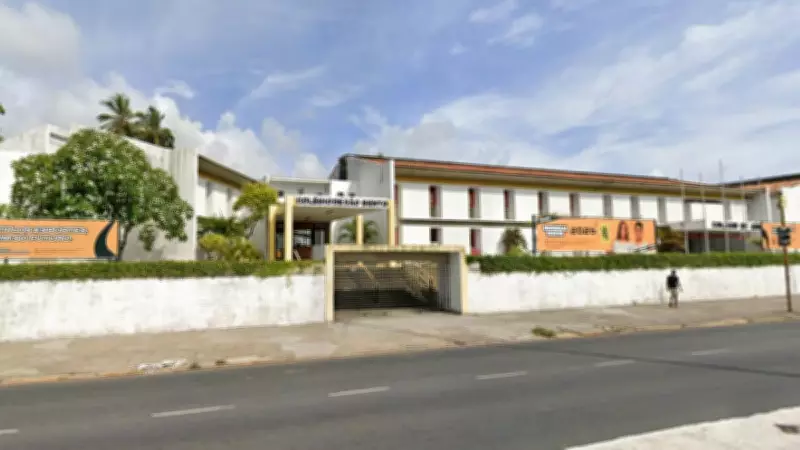 Homem morre após choque elétrico ao tentar furtar fios de colégio em Olinda