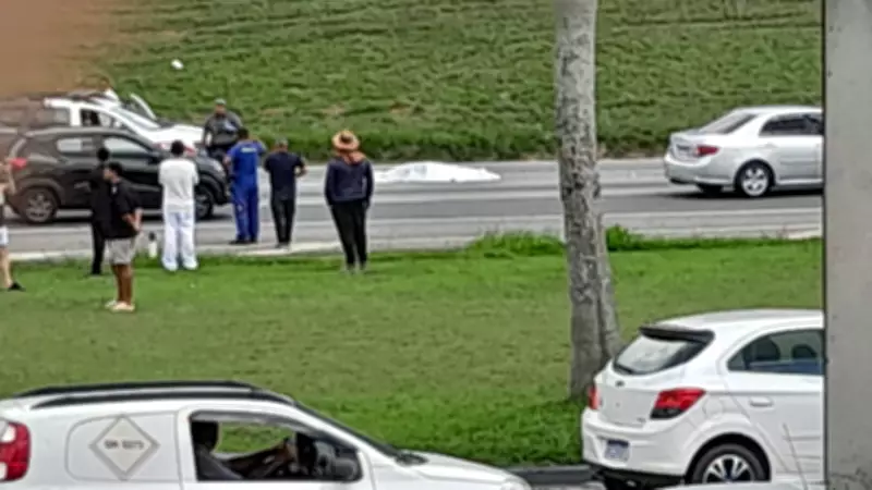 Homem morre atropelado por carreta na Rodovia Castelo Branco em São Roque