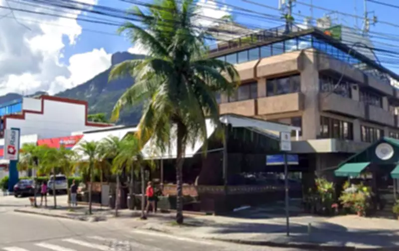 Homem morre baleado após discussão em bar na Barra da Tijuca, Rio de Janeiro