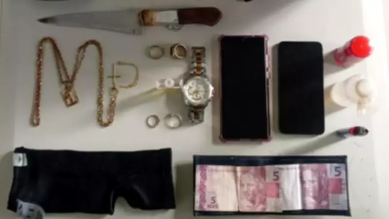 Homem é preso após roubar casal armado com faca na Beira-Mar, em Fortaleza