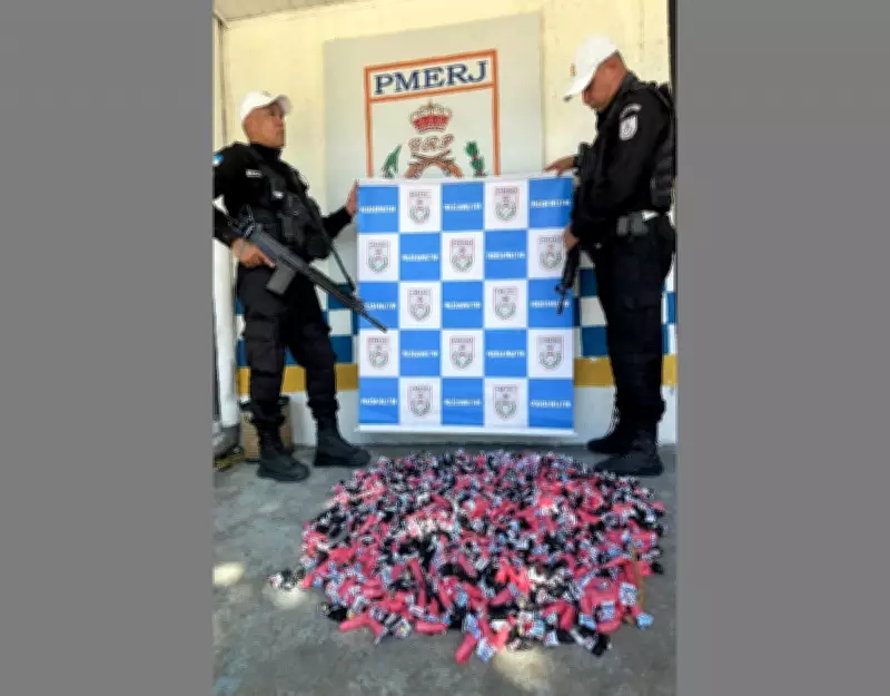 Homem preso com mais de 17 mil pinos de cocaína após tentativa de fuga em Rio Bonito