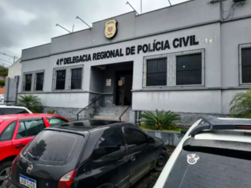 Homem é preso dentro de delegacia ao tentar intimidar ex-companheira em Irati