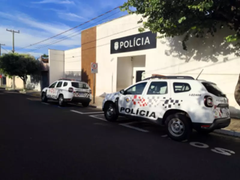 Homem preso por jogar gasolina na mãe e ameaçar pai com foice em Birigui