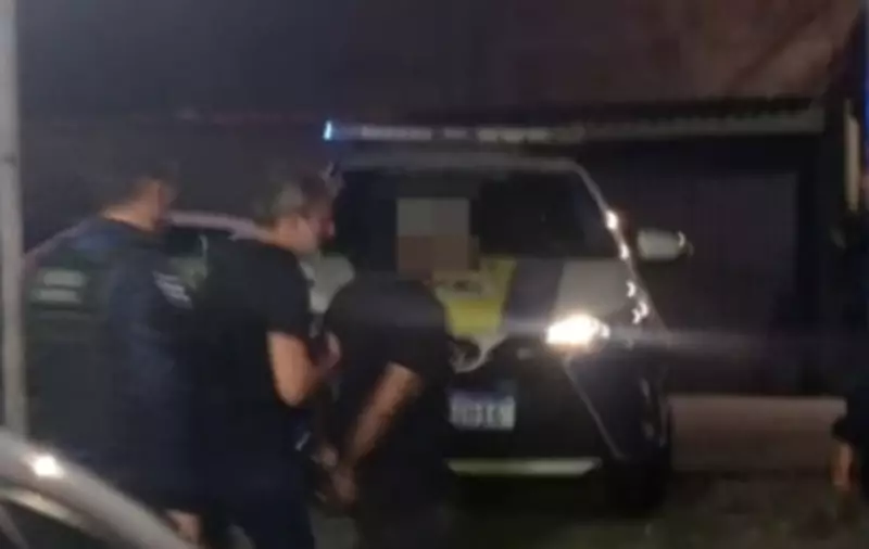 Homem é preso por suspeita de abuso de enteada autista e agressão à esposa em Volta Redonda