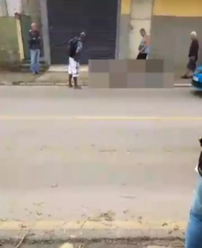 Homem sofre choque elétrico e despenca de telhado em Valença, no Rio de Janeiro