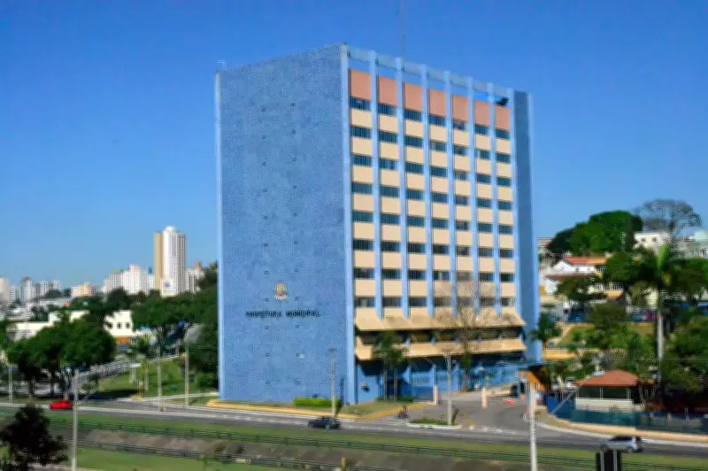 Horários de serviços no feriado do Dia do Trabalhador no Vale do Paraíba