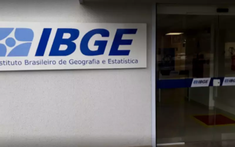 IBGE reduz vagas em processo seletivo temporário e adia escolha de banca organizadora