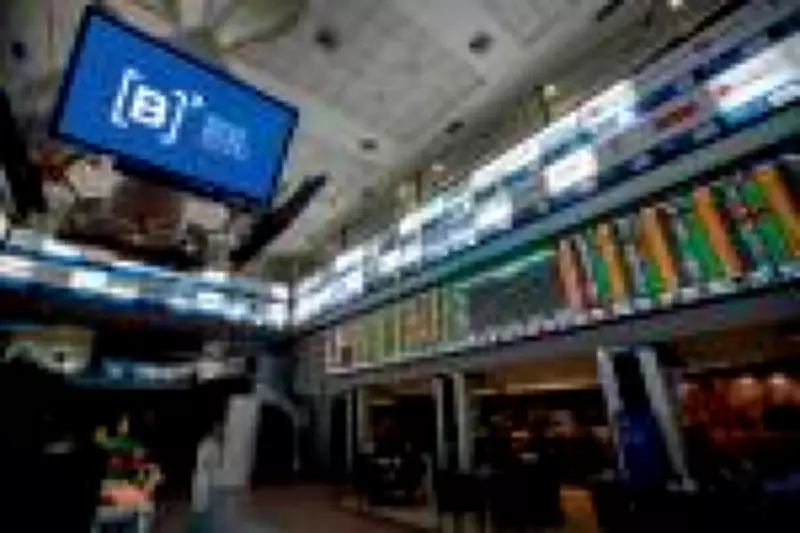Ibovespa fecha em alta de 0,41% aos 198 mil pontos, com dólar abaixo de R$ 5
