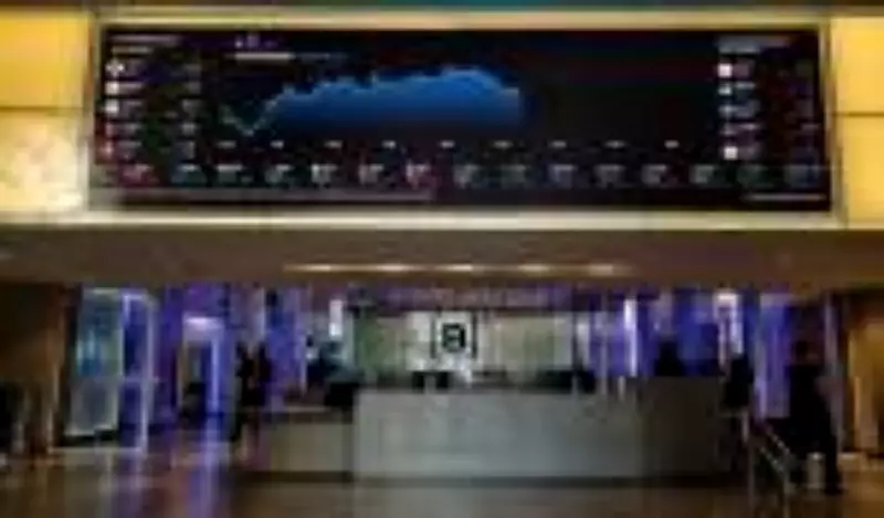 Ibovespa fecha em baixa aos 197 mil pontos após rali recente e tensão entre EUA e Irã