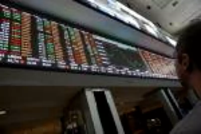 Ibovespa recua 0,56% com mercado em alerta por negociações entre EUA e Irã