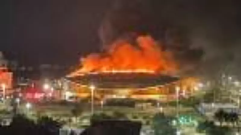 Incêndio consome metade do teto do Velódromo Olímpico do Rio, terceiro incidente desde 2016