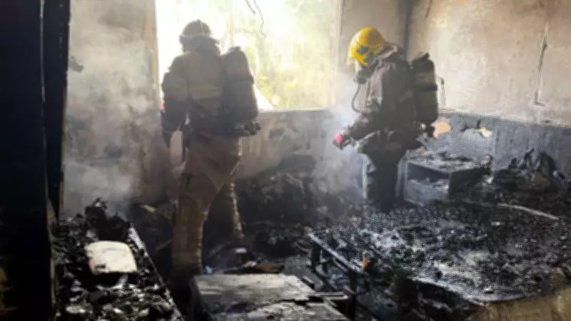 Incêndio em condomínio de Uberlândia deixa morador com queimaduras após tentativa de conter fogo